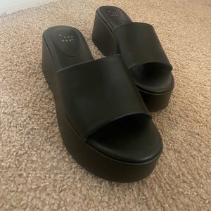 🖤 black platform sandals 🖤